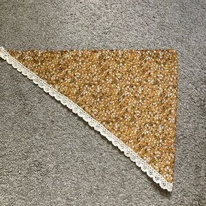 Amazon Floral Hair Scarf with Lace Trim - Mustard and White